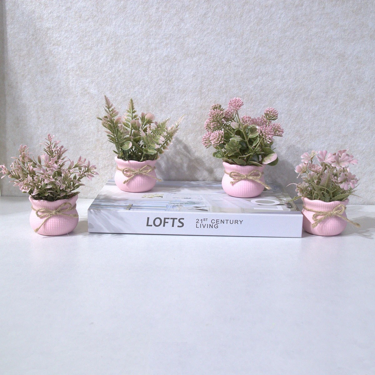 Desk Setup Plants - سلسلة وردية صناعية صغيرة نباتات بوعاء