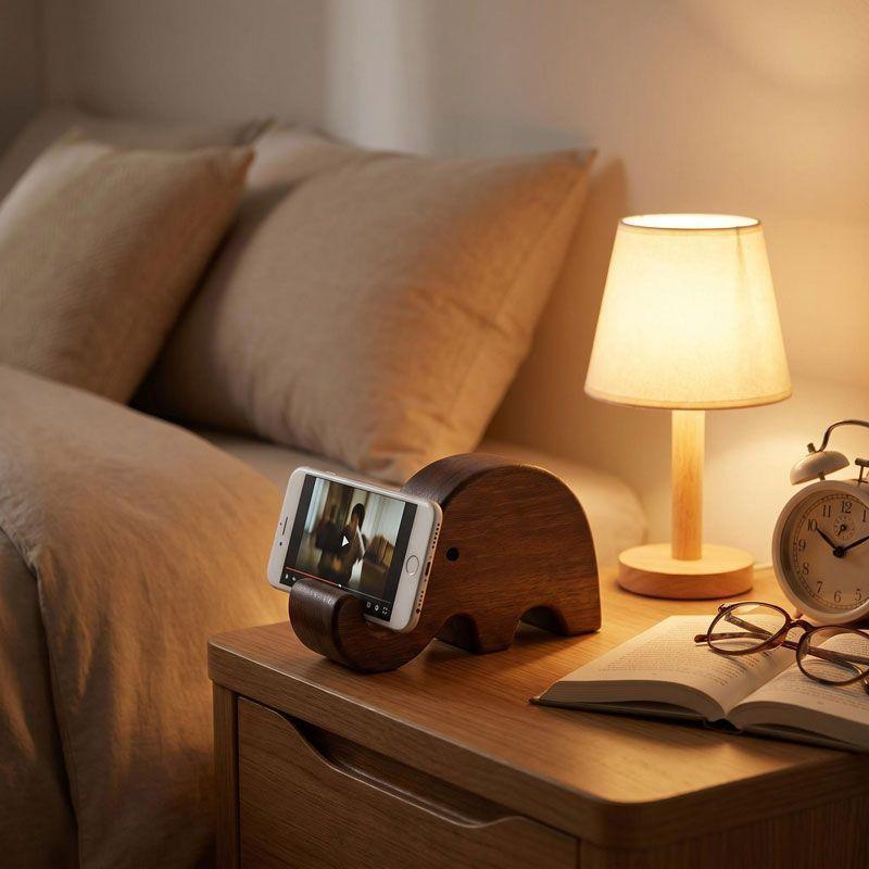 حامل هاتف من خشب الجوز الأسود  - مراجعة Dual Phone Holder وسعره