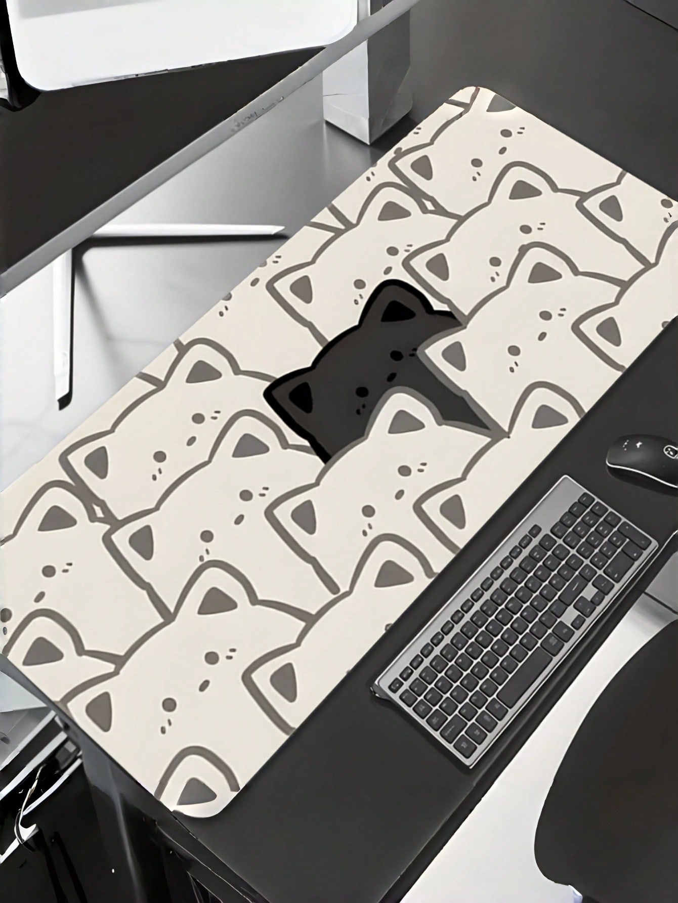 وسادة فأرة كبيرة عالية الجودة  - مراجعة Desk Setup Black And White وسعره